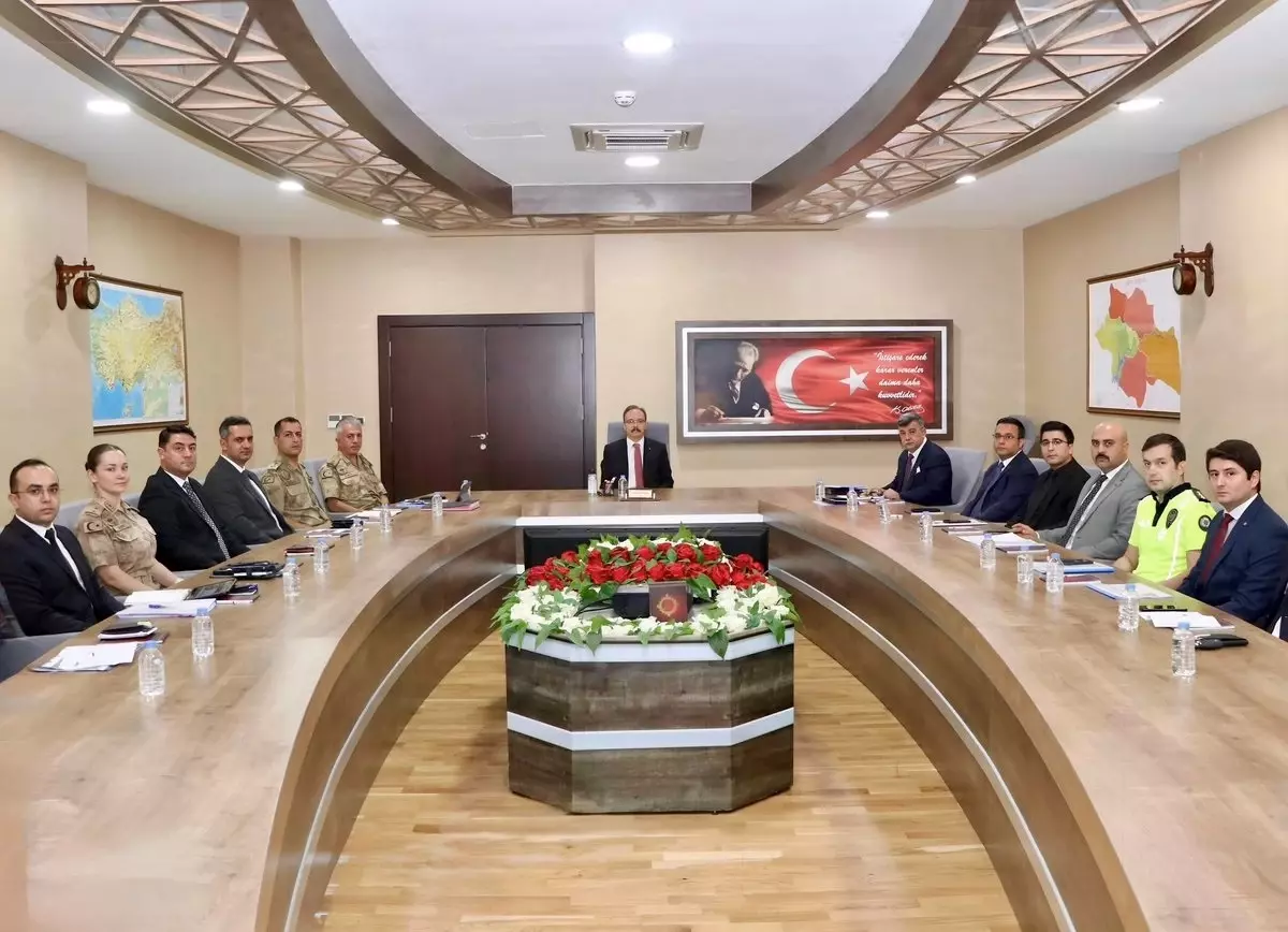 Siirt'te Güvenlik ve Asayiş Koordinasyon Toplantısı Yapıldı