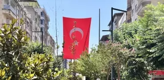 Siirt'te kamu binalarına ve caddelere 'Terörsüz Türkiye'ye destek için Türk bayrakları asıldı