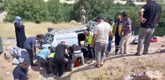 Siirt'te Hafif Ticari Araç Devrildi: 7 Yaralı