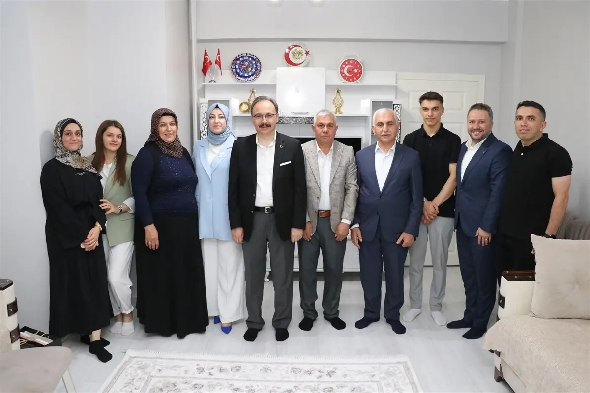 Siirt Valisi Kızılkaya, şehit ailesini ziyaret etti