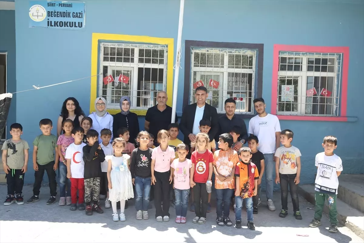 Öğrenciyle Öğretmen Arasındaki Dayanışma: Siirt'te Kitap Kampanyası