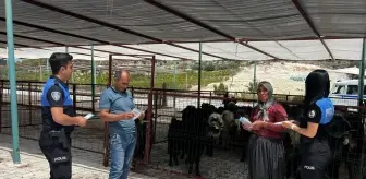 Mersin Silifke'de Polis Kurban Satıcılarını Dolandırıcılığa Karşı Uyardı