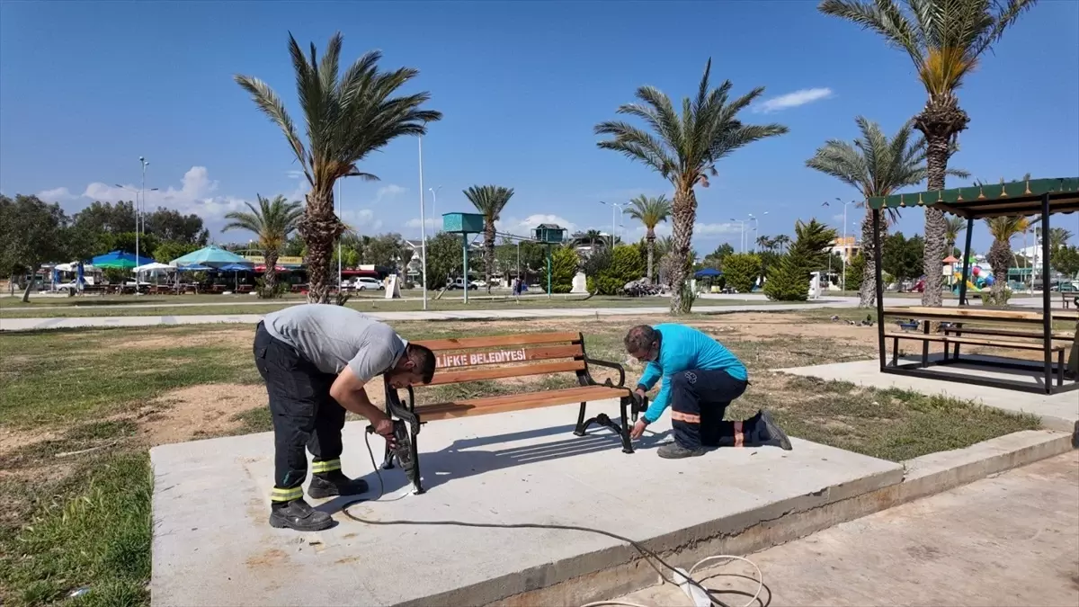 Silifke'de Taşucu Sahili'nde Çevre Düzenlemesi Yapıldı