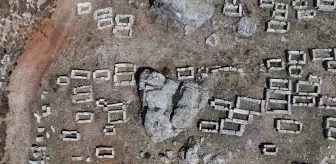 Sillyon Antik Kenti'nde Roma Dönemine Ait Mezarlar Bulundu
