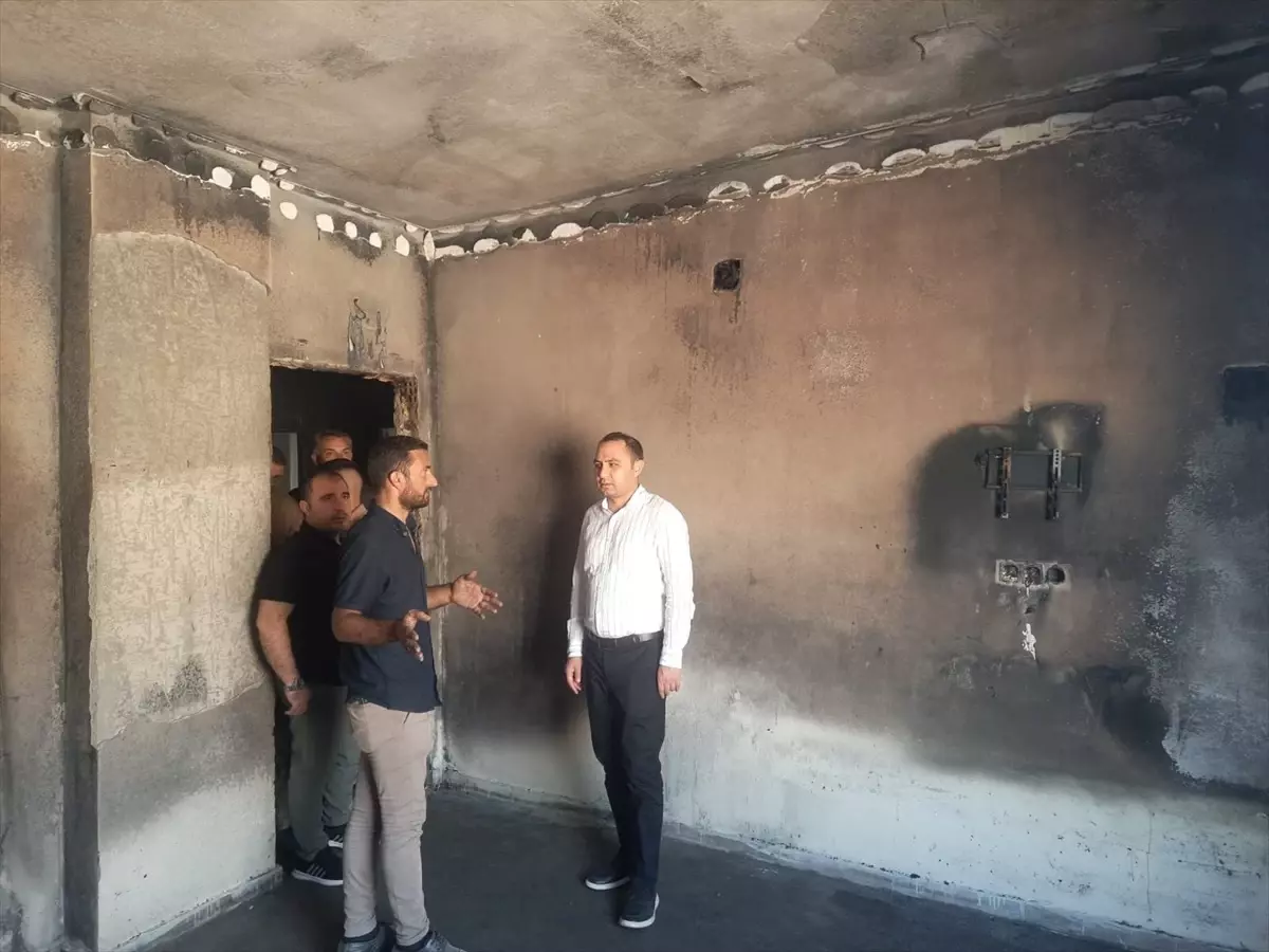 Kaymakam Partal, yangında evi yanan aileyi ziyaret etti