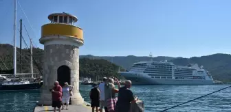 Marmaris'e 553 Yolcu Getiren Kruvaziyer Limana Yanaştı