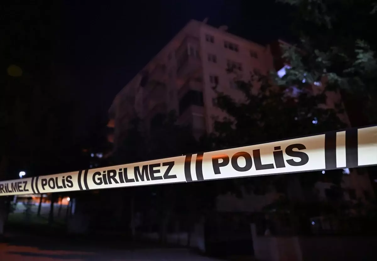 Sincan'da Yıkılma Riski Taşıyan Bina Tahliye Edildi