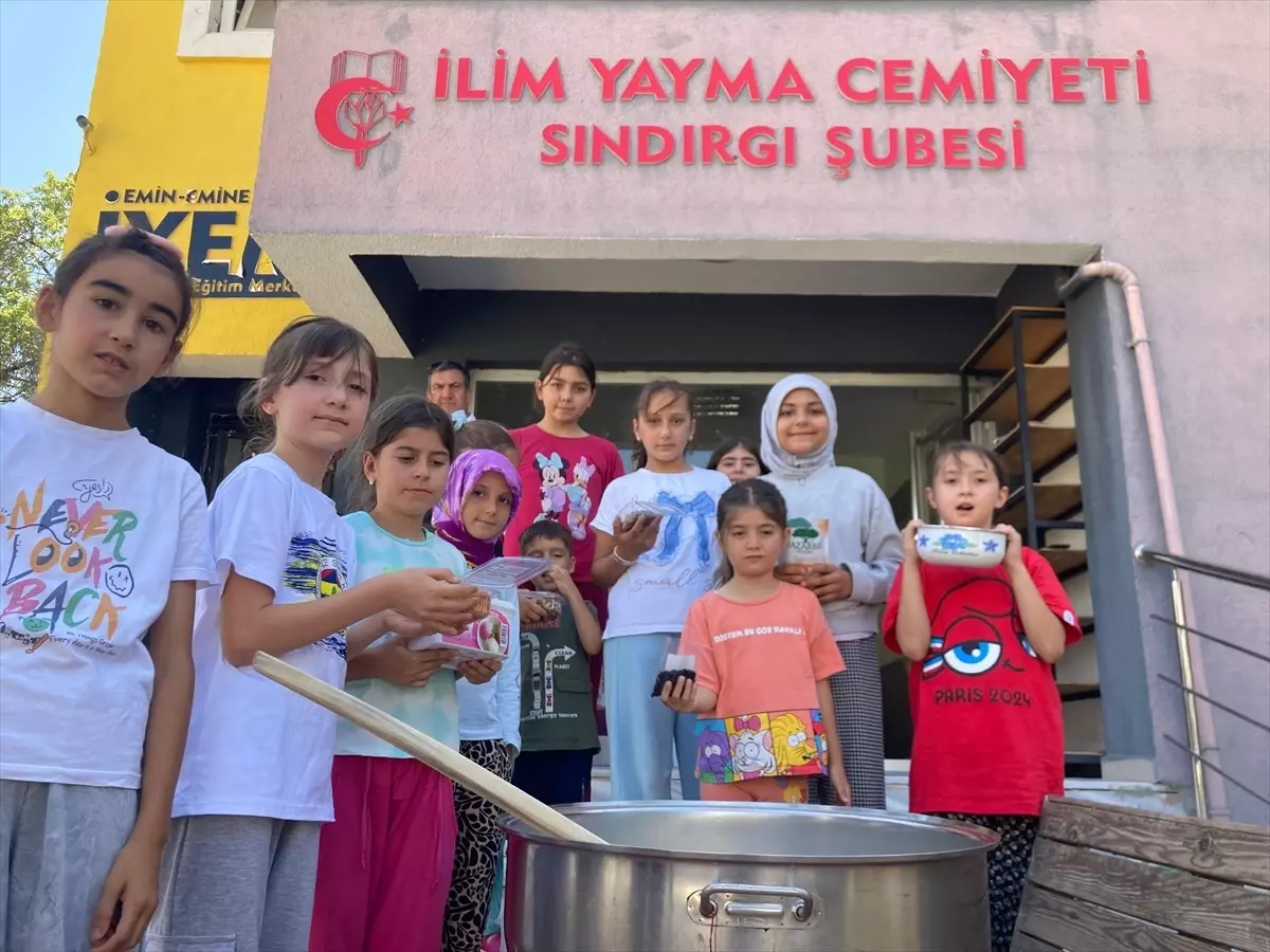 Sındırgı'da Geleneksel Aşure Etkinliği Düzenlendi