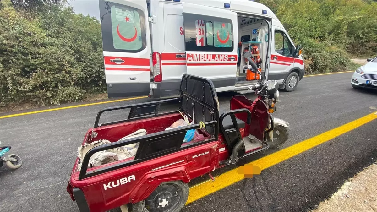 Sinop'ta Elektrikli Motosiklet Yayaya Çarptı: İki Yaralı