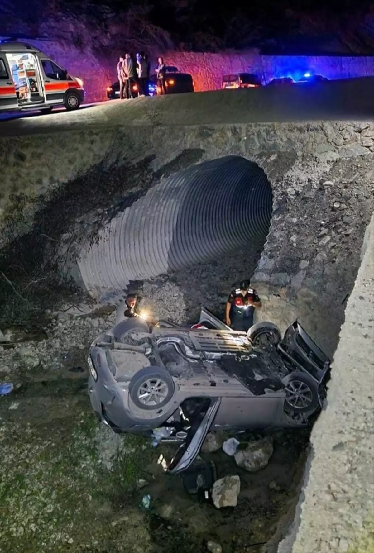 Sinop'un Türkeli İlçesinde Otomobil Dereye Devrildi: 5 Yaralı