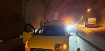 Sinop'ta Tünel İçinde Otomobil Kazası: 2 Yaralı