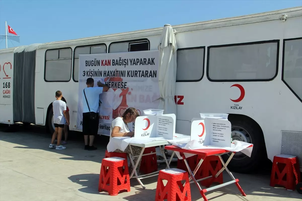 Türk Kızılay Sinop'ta Kan Bağışçılarına Kamp Sandalyesi Hediye Ediyor
