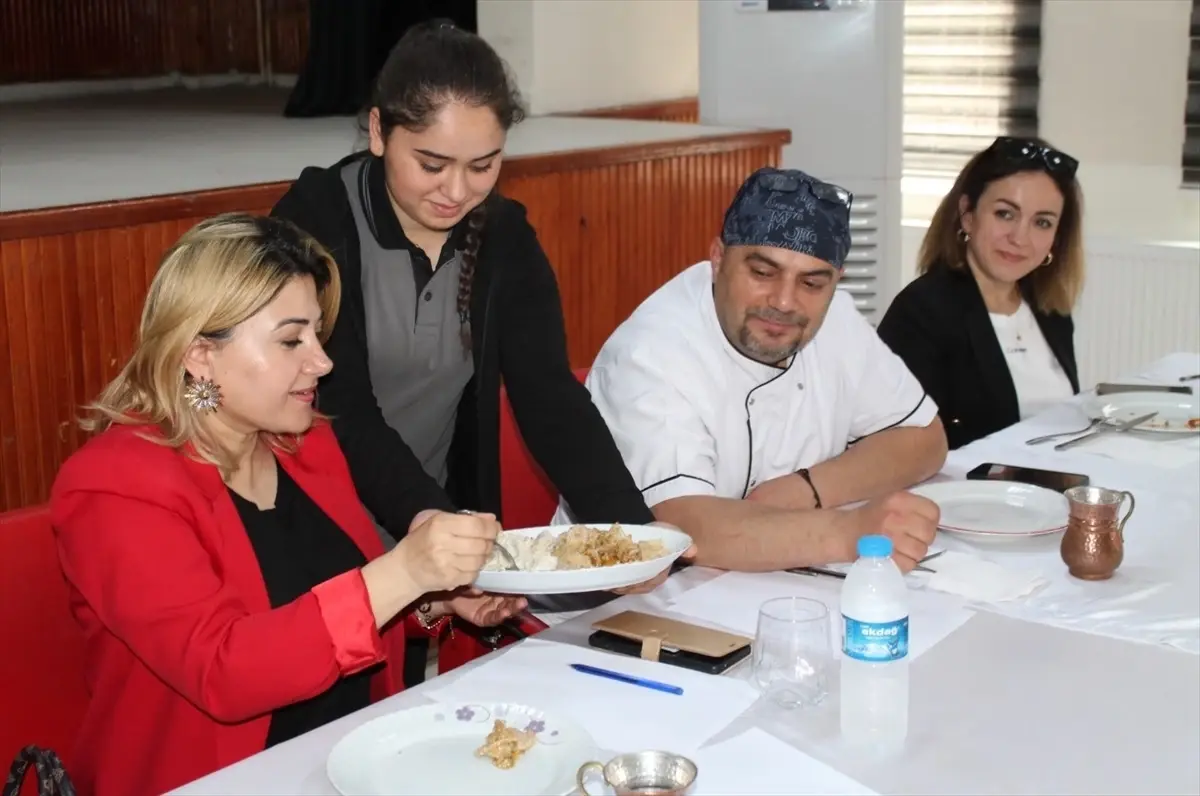 Boyabat'ta Öğretmenler Arası Yemek Yarışması Düzenlendi