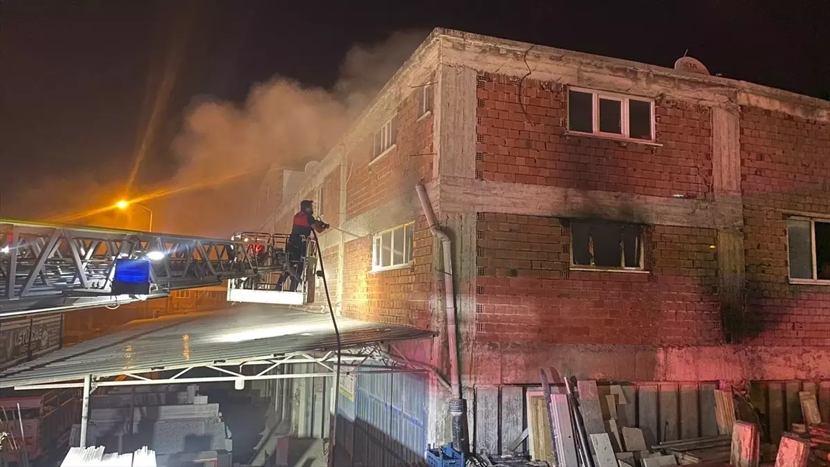 Türkeli'deki PVC Doğrama Atölyesinde Yangın