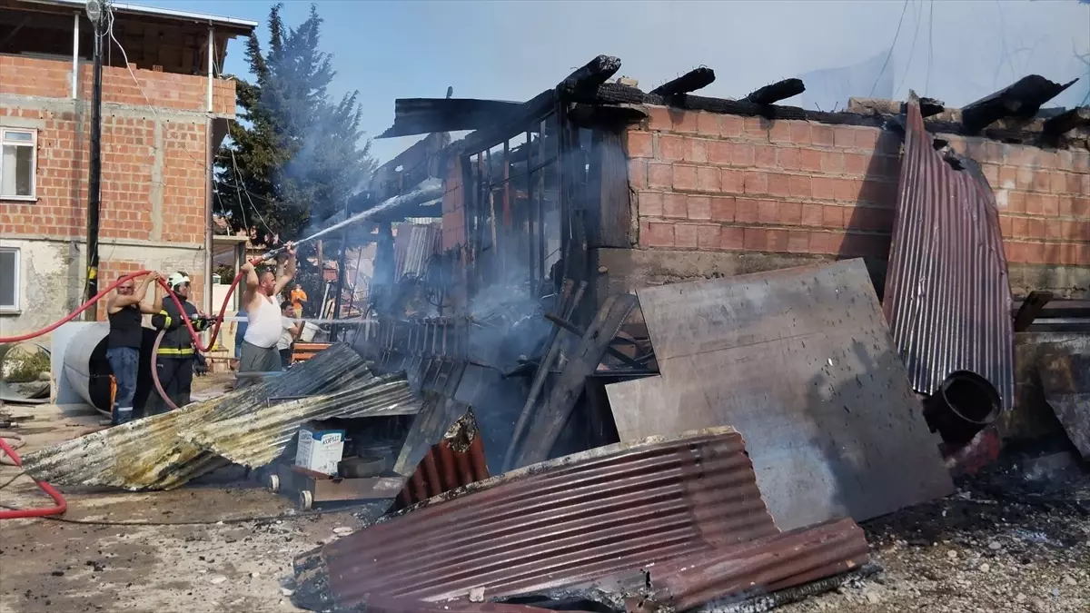 Sinop'ta Tamirhanede Yangın Çıktı