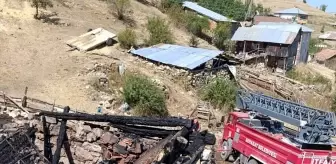 Sinop'un Boyabat ilçesinde yaylada yangın: 2 ev, 2 ahır yandı