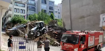 Sinop'ta Yıkılma Riski Taşıyan Tarihi Bina Çöktü