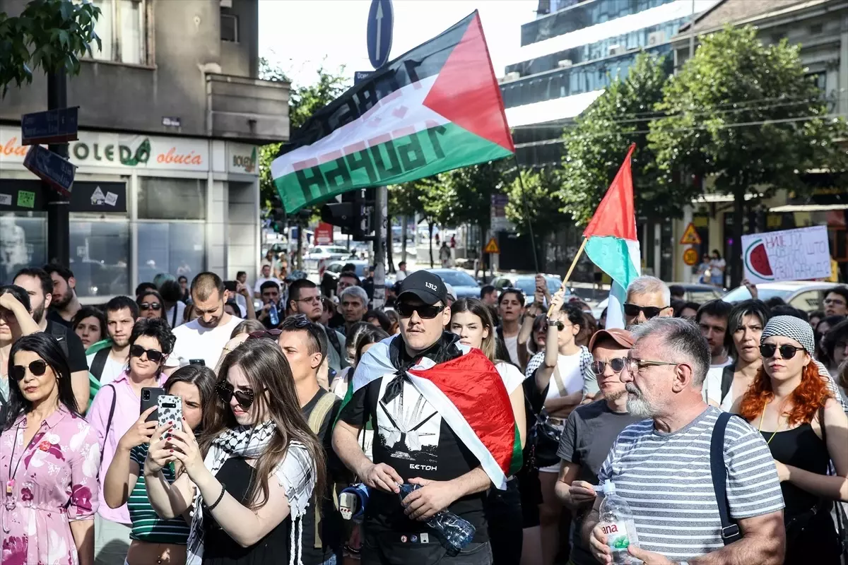Belgrad'da İsrail'e Silah Yardımına Karşı Gösteri