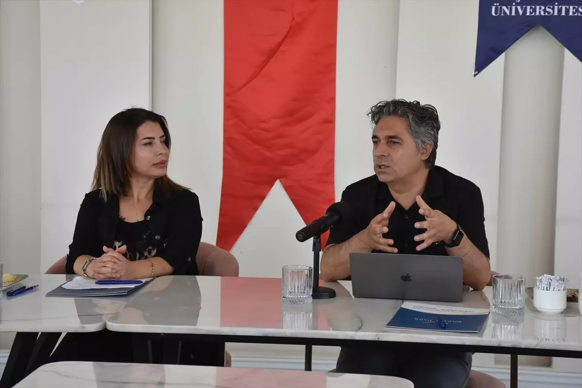 Şırnak'ta 'Osmanlı Devleti'nde Gelir Dağılımı' Programı Düzenlendi