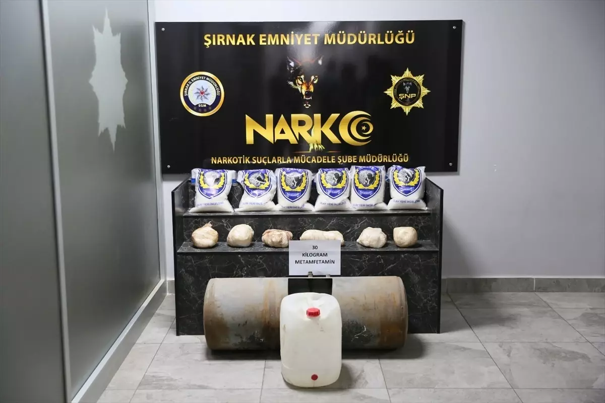 Şırnak'ta Tırda 30 Kilogram Metamfetamin Ele Geçirildi
