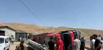 Cizre'de İtfaiye Aracı Devrildi, 5 Görevli Yaralı