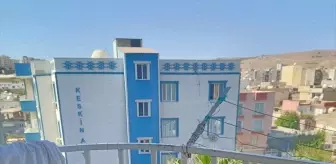 Cizre'de Kafası Demir Korkuluğa Sıkışan Çocuk Kurtarıldı