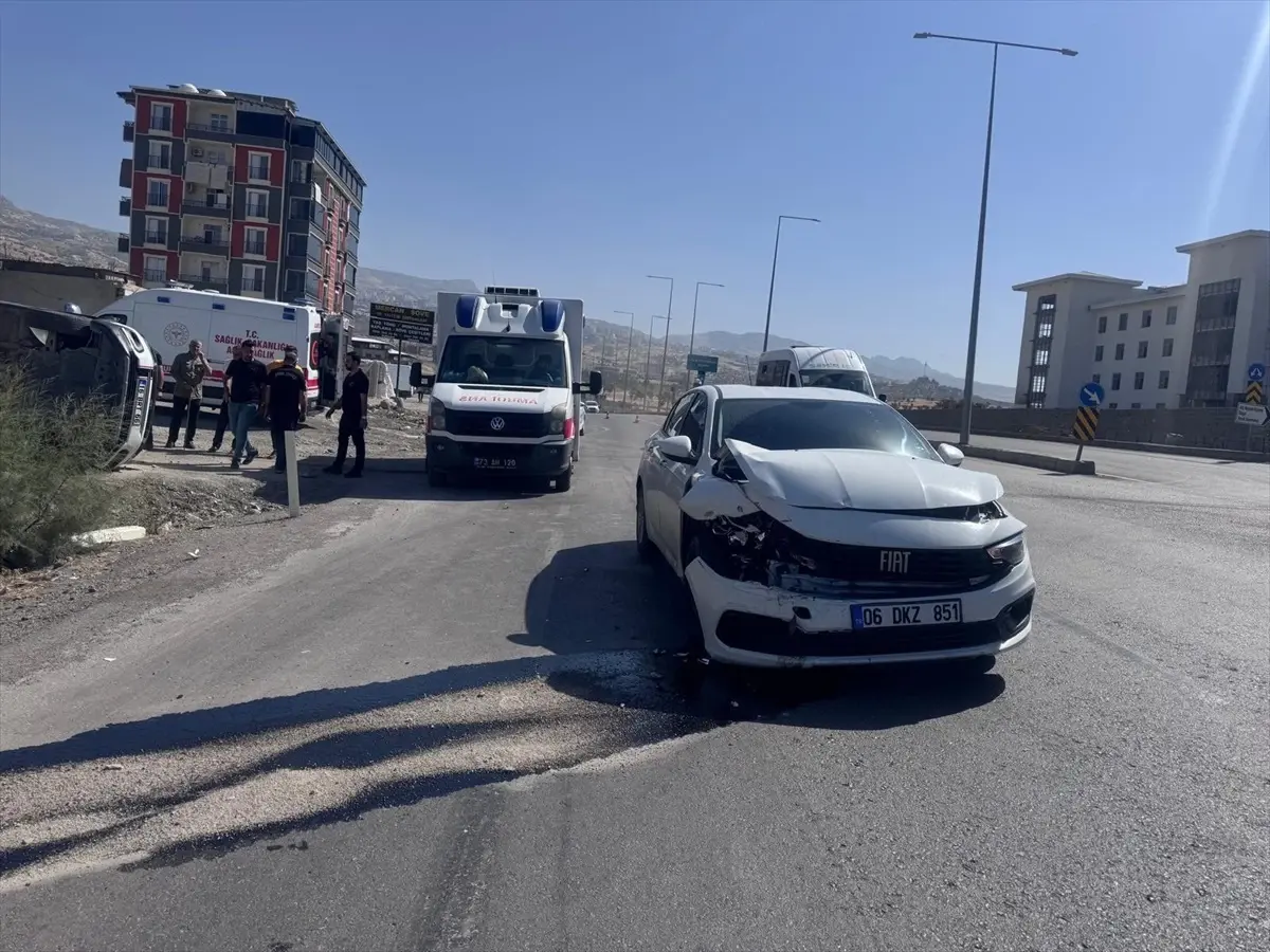 Şırnak'ta Otomobil Kazası: Kültür ve Turizm İl Müdürü de Yaralandı