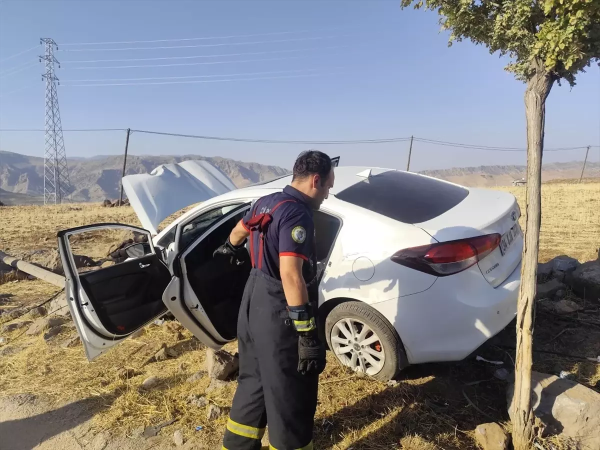 Cizre'de Otomobilin Şarampole Devrilmesi Sonucu 3 Yaralı