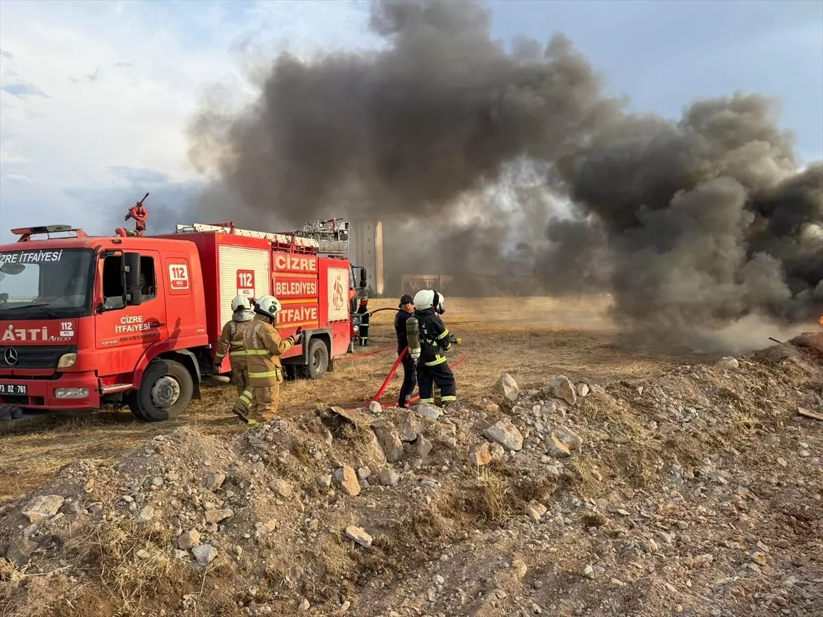 Şırnak Havalimanı'nda Uçak Yangını Tatbikatı Gerçekleştirildi