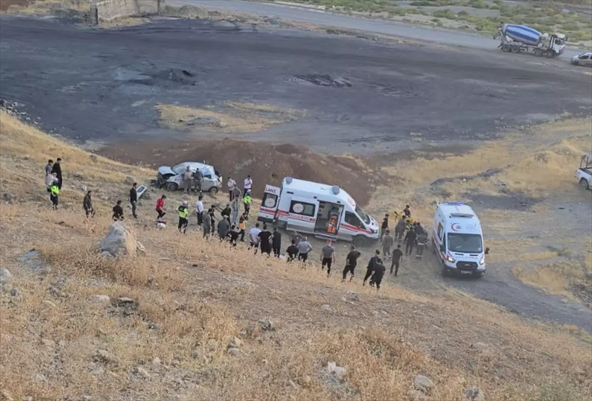 Uludere'de otomobil uçuruma düştü: 1 ölü, 1 yaralı