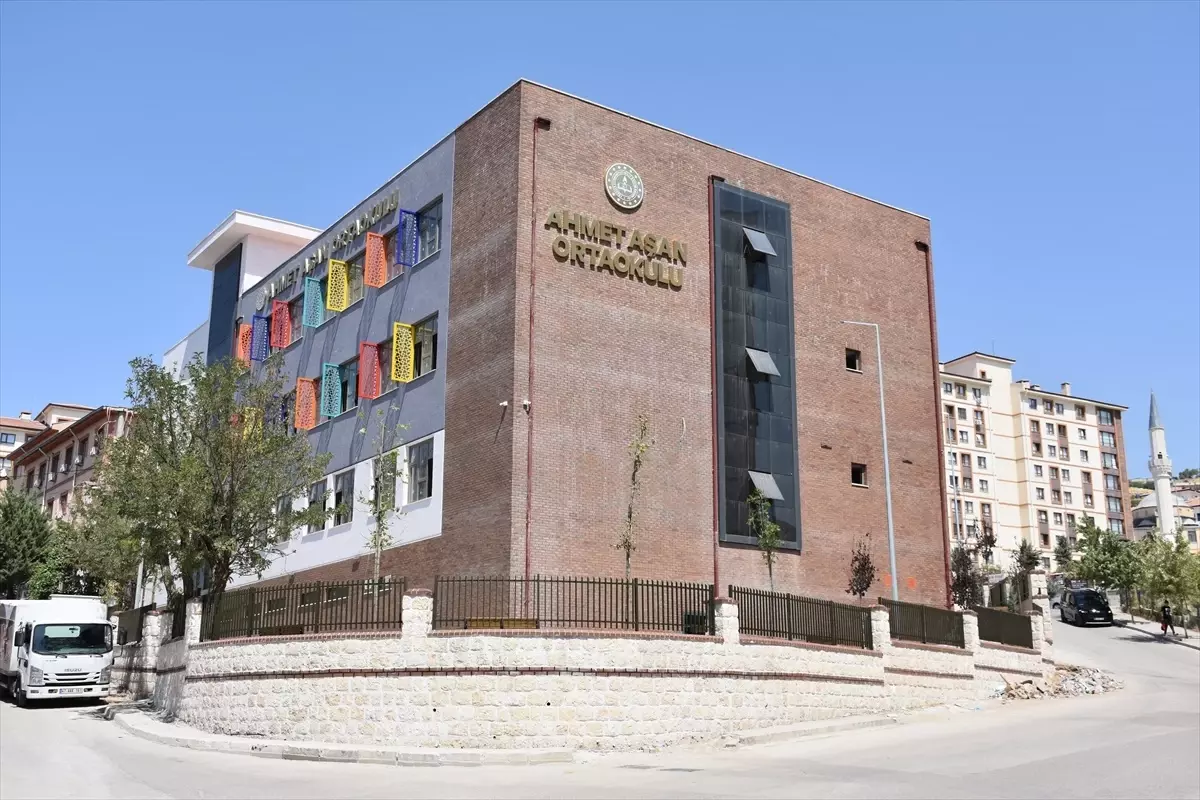 Şırnak'ta Yık Yap Projesi ile Modern Okullar İnşa Ediliyor