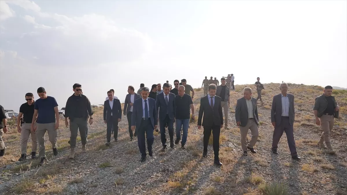 Vali Birol Ekici, Cudi Dağı'ndaki Hz. Nuh Camisi Proje Alanını İnceledi