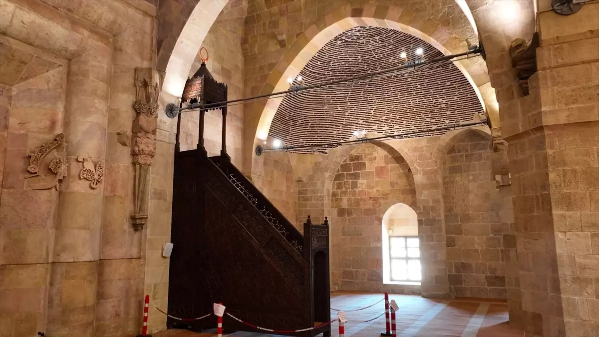 Divriği Ulu Camisi ve Darüşşifası'nın Belgeseli Çekiliyor