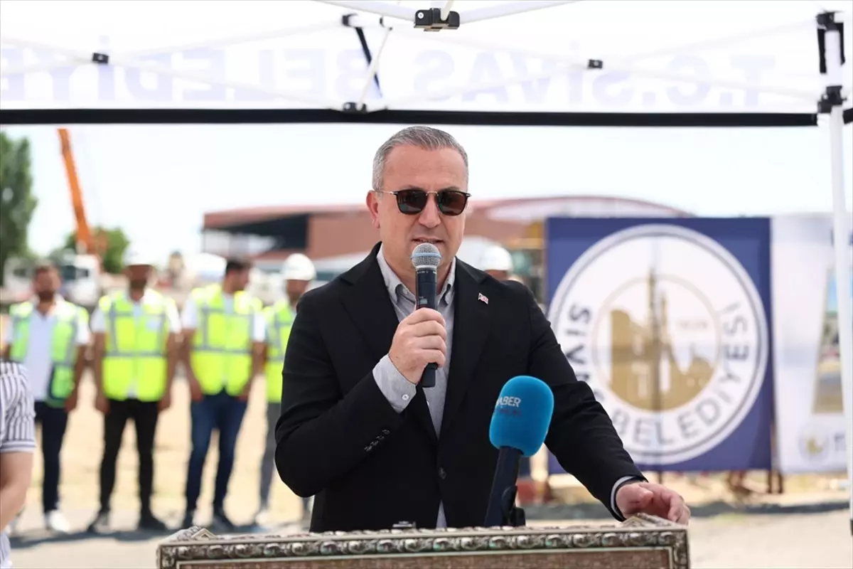 Sıcak Çermik Kaplıcası'na Modern Açık Havuzlar Yapılıyor