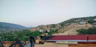 Sivas'ta Yangın: Ev ve Ahır Kullanılamaz Hale Geldi