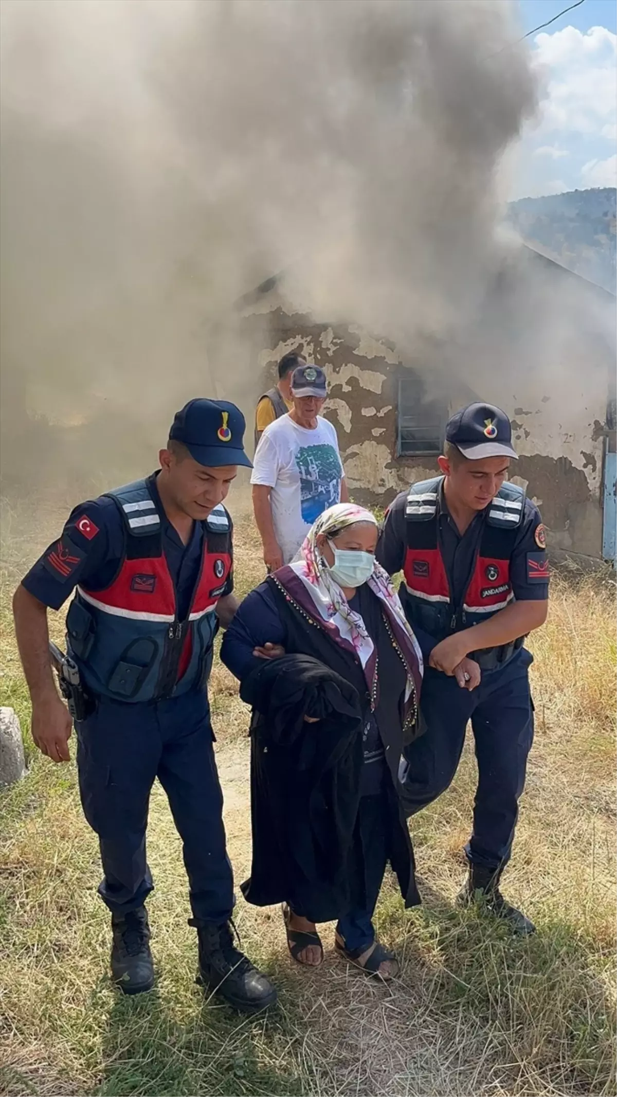 Sivas'ta Çıkan Yangında 5 Ev Zarar Gördü