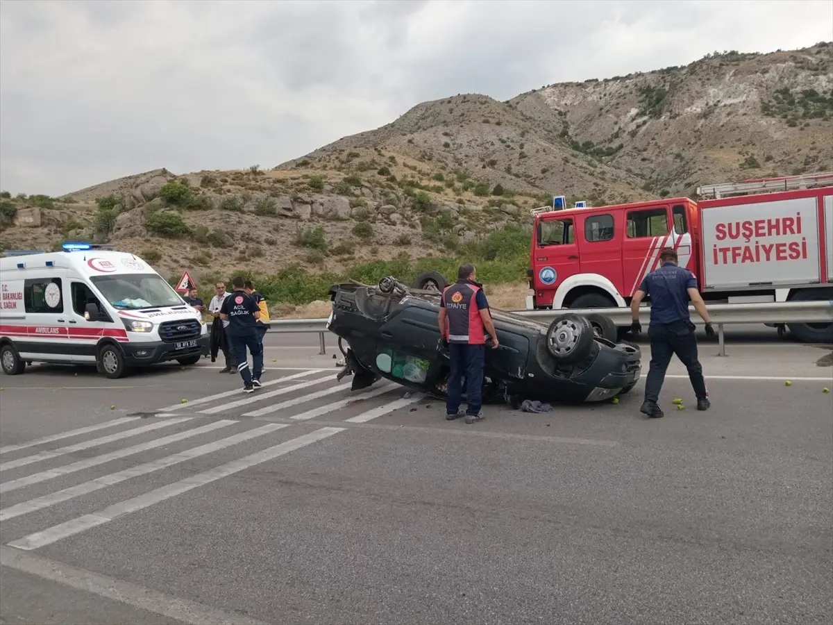 Sivas'ın Suşehri İlçesinde Otomobil Devrildi: Sürücü Yaralandı