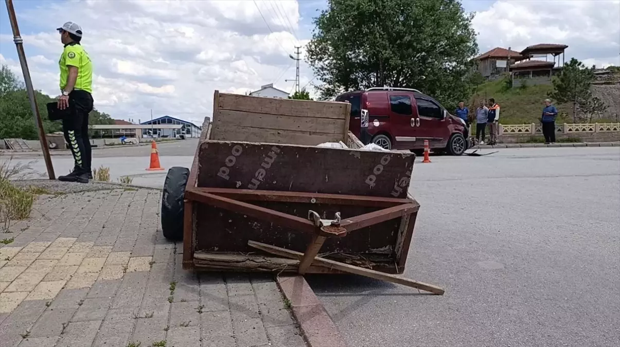 Şarkışla'da Trafik Kazası: 7 Yaralı