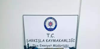 Sivas'ta Hırsızlık Şüphelileri Yakalandı, İki Kişi Tutuklandı
