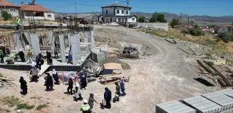 Şarkışla'da Cami İnşaatında Kadınlardan Önemli Destek