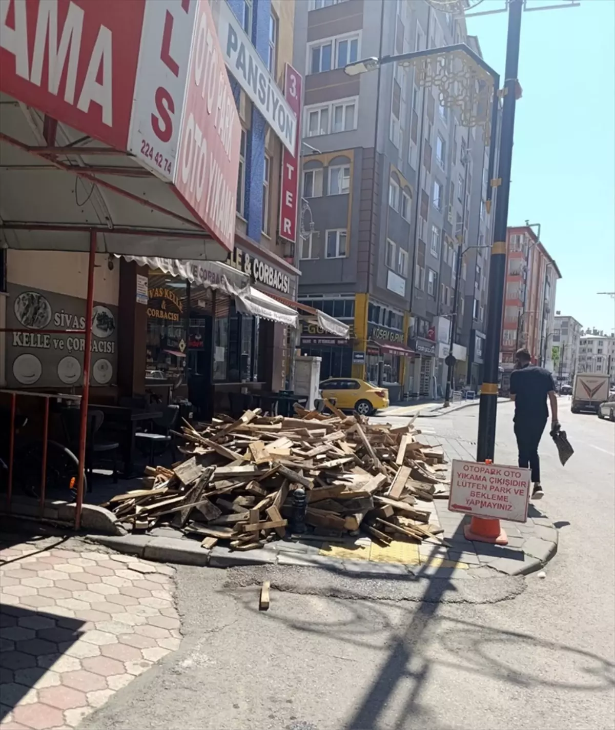 Sivas'ta Kaldırım İşgali Yapan Esnafa 1 Milyon 116 Bin Lira Ceza