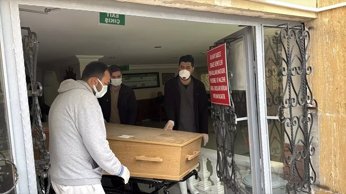 Kırım Kongo Kanamalı Ateşinden Bir Kadın Hayatını Kaybetti