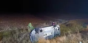 Sivas'ta Otomobil Şarampole Devrildi: 5 Yaralı