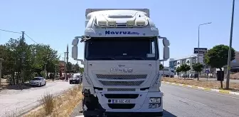 Sivas'ta Elektrikli Motosiklet Tırla Çarpıştı: 86 Yaşındaki Sürücü Hayatını Kaybetti