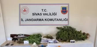 Zara'da Uyuşturucu Operasyonu: 3 Tutuklama