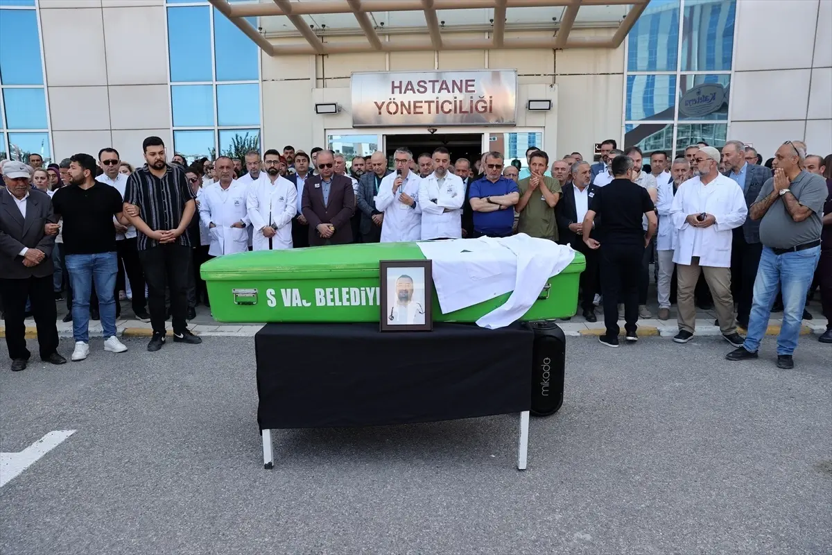 Sivas'ta Dahiliye Uzmanı Doktor Orhan Kırbıyık İçin Tören Düzenlendi