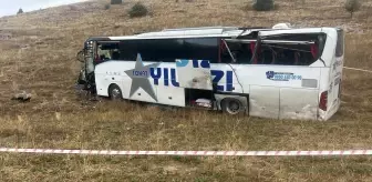 Sivas'ta Yolcu Otobüsü ve Tır Çarpıştı: 20 Yaralı
