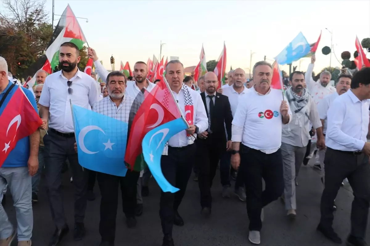 Sivas'ta 'Zulme Karşı Susmayacağız' yürüyüşü düzenlendi