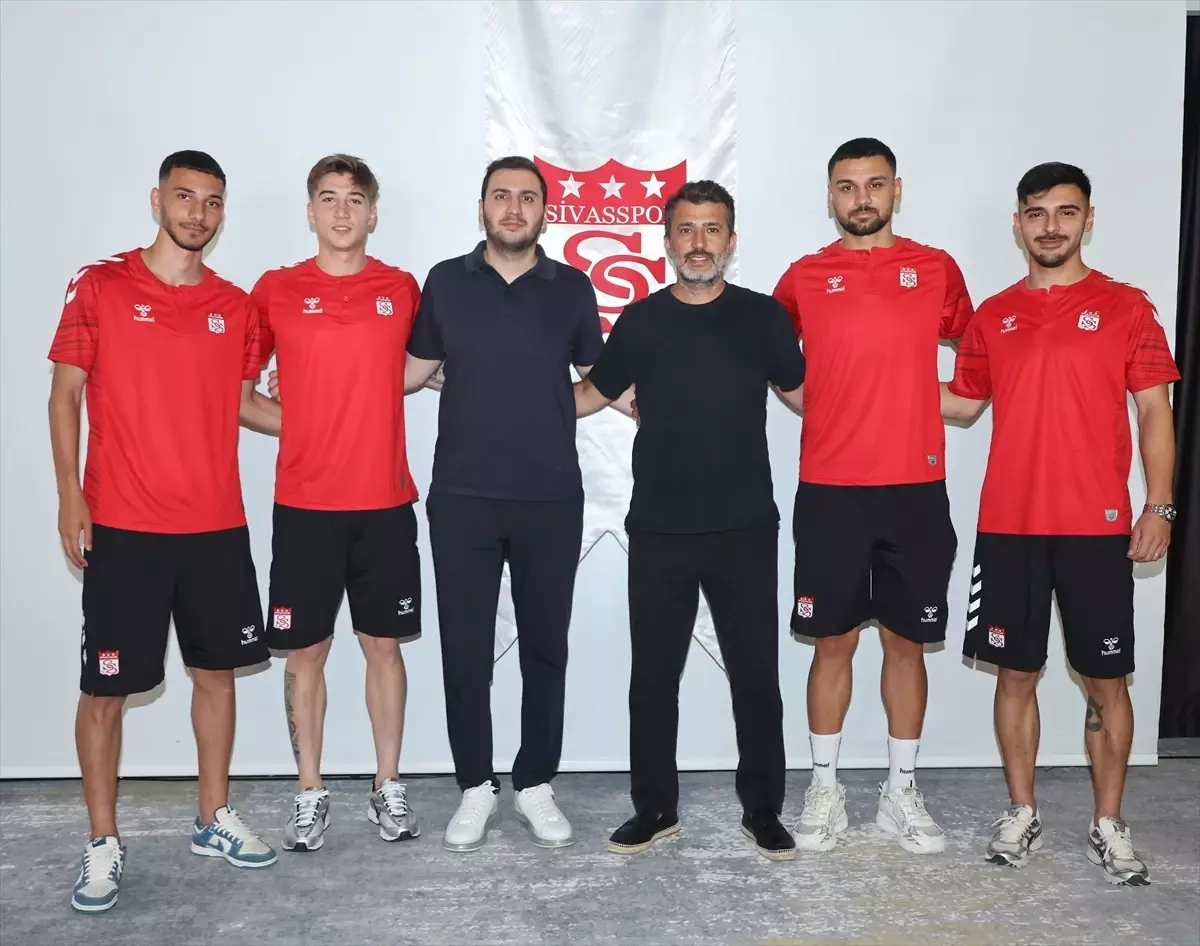 Sivasspor, 4 Yeni Futbolcu ile Anlaştı