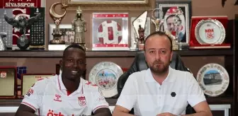 Aly Malle, Sivasspor'da İmza Töreni Düzenledi
